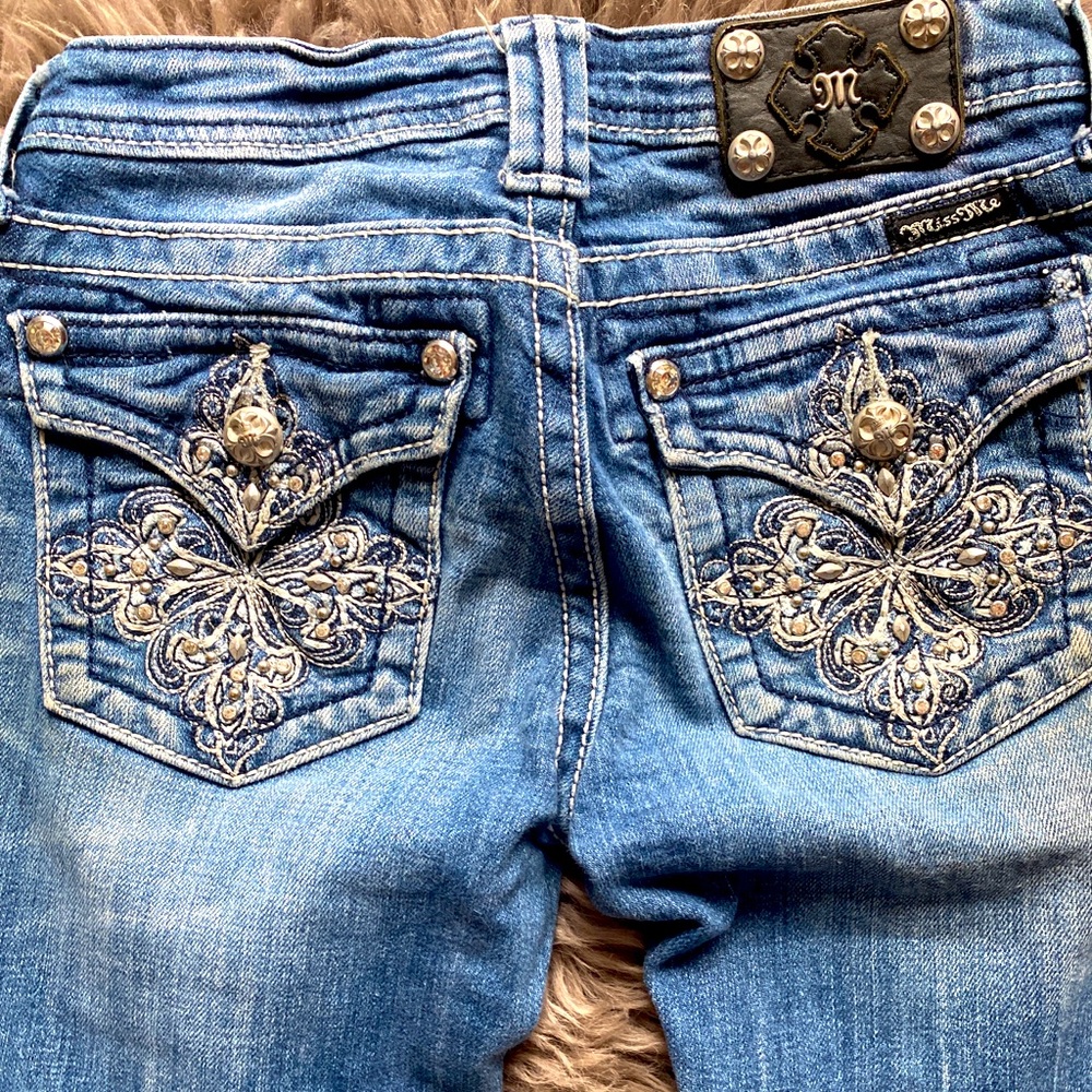 Size 14 miss me bootcut jeans fits like a 25 or 26